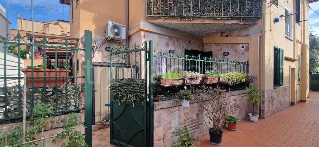 appartamento in vendita a Roma in zona Tuscolano