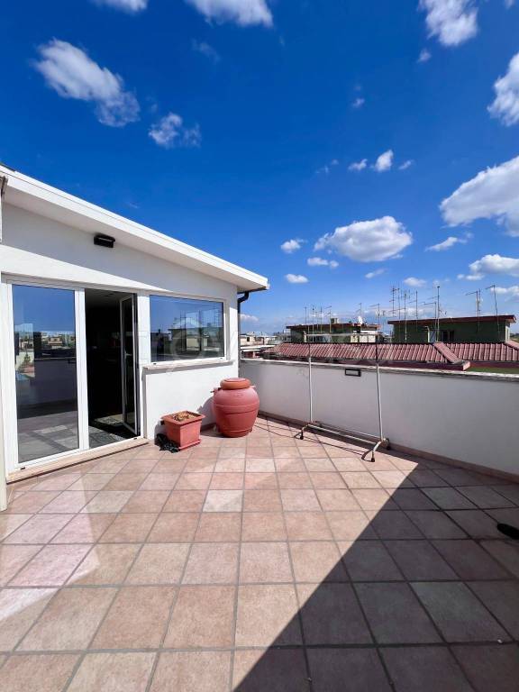 appartamento in vendita a Roma in zona Ostia