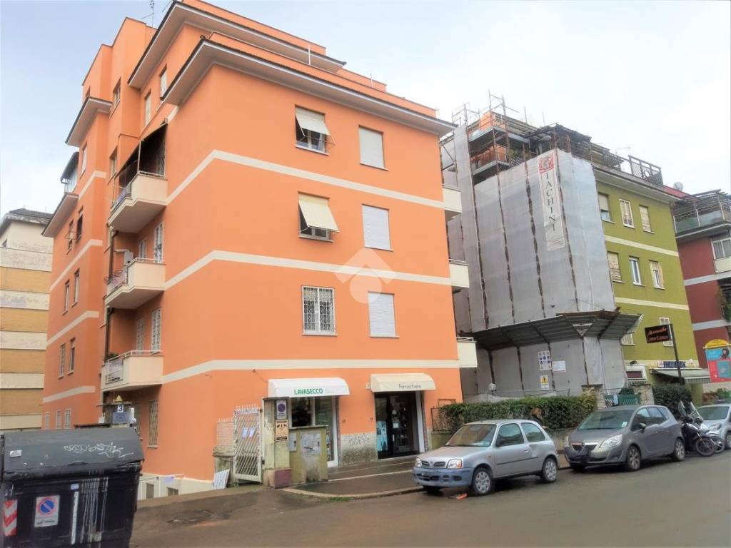 negozio in vendita a Roma in zona Aurelio
