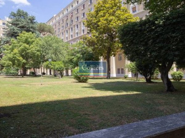 appartamento in vendita a Roma in zona Ardeatino