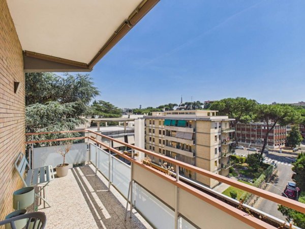 appartamento in vendita a Roma in zona EUR