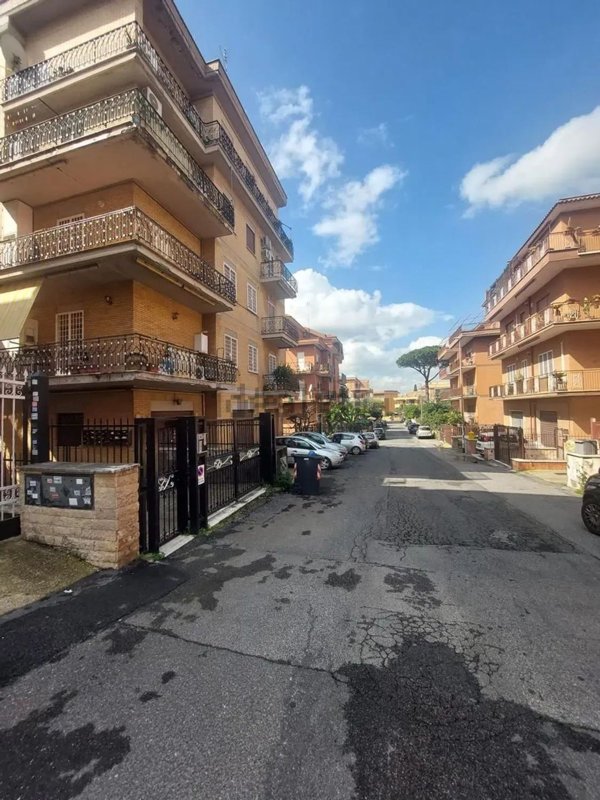 appartamento in vendita a Roma in zona Palmarola