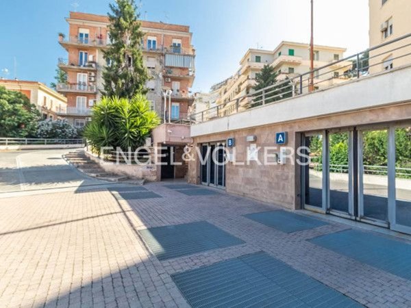 negozio in vendita a Roma in zona Trastevere