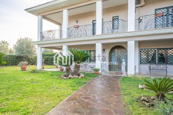 casa indipendente in vendita a Roma in zona Appio Claudio