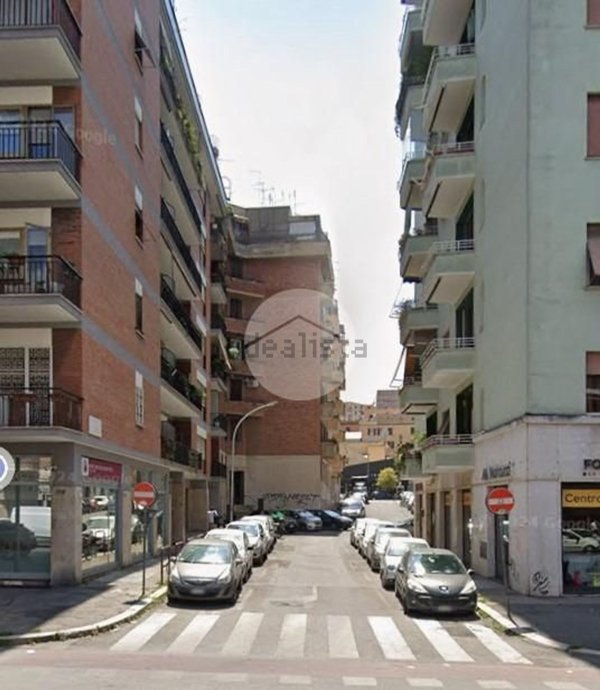 appartamento in vendita a Roma in zona Tuscolano