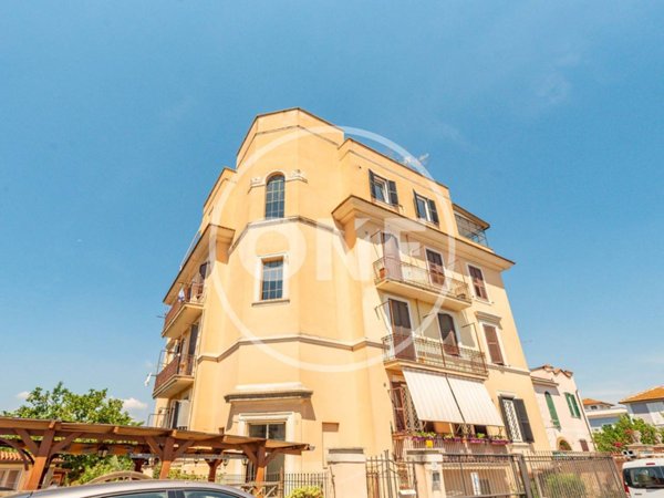 appartamento in vendita a Roma in zona Prenestino-Labicano