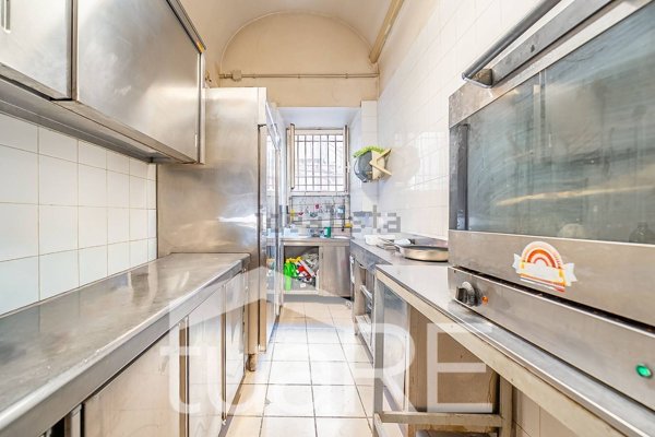 negozio in vendita a Roma in zona Castro Pretorio