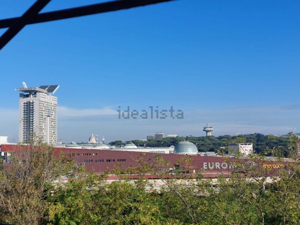 casa indipendente in vendita a Roma in zona Torrino
