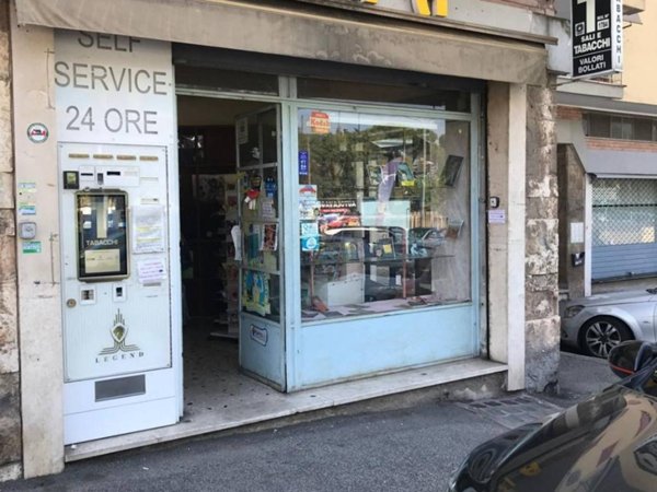 negozio in vendita a Roma in zona Trionfale