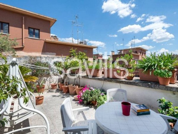 appartamento in vendita a Roma in zona Ostiense