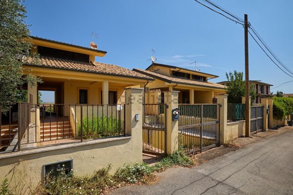 casa indipendente in vendita a Roma in zona Monte Migliore