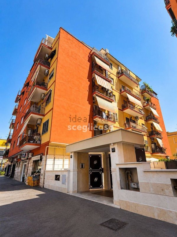 appartamento in vendita a Roma in zona Prenestino-Centocelle