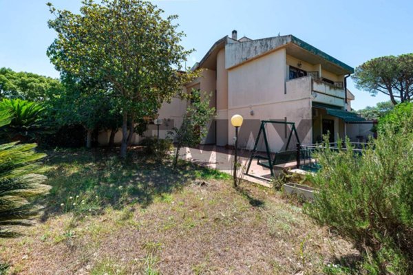 casa indipendente in vendita a Roma in zona Infernetto