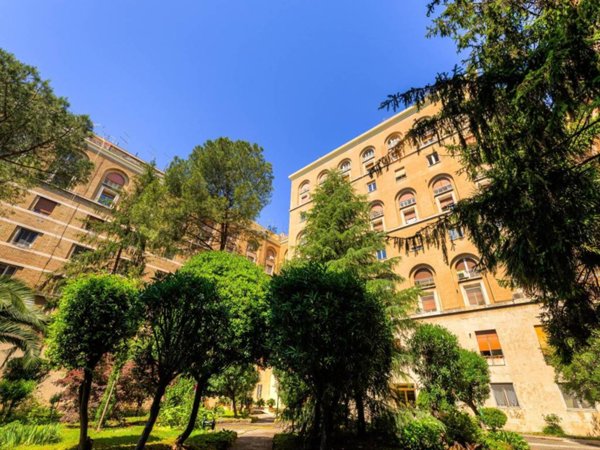 appartamento in vendita a Roma in zona Ostiense
