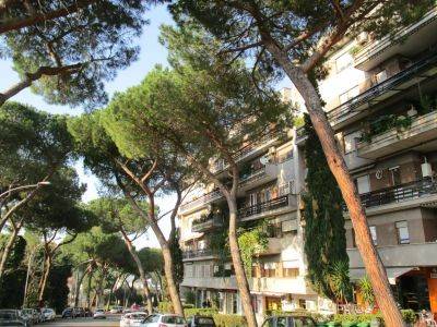 appartamento in vendita a Roma in zona Mostacciano