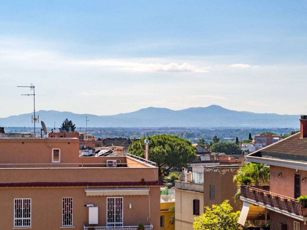 appartamento in vendita a Roma in zona Portuense