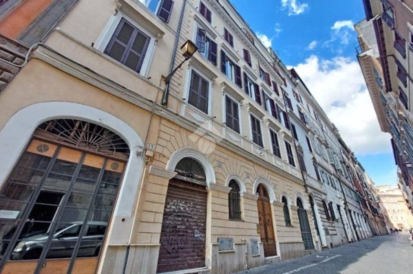 appartamento in vendita a Roma in zona Rione Monti/Campitelli