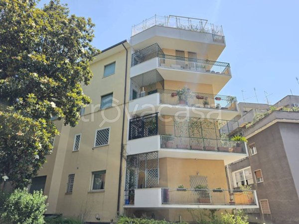 appartamento in vendita a Roma in zona Tor di Quinto