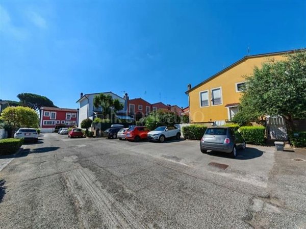 casa indipendente in vendita a Roma in zona Casal Palocco