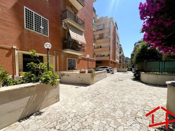 appartamento in vendita a Roma in zona Ostia