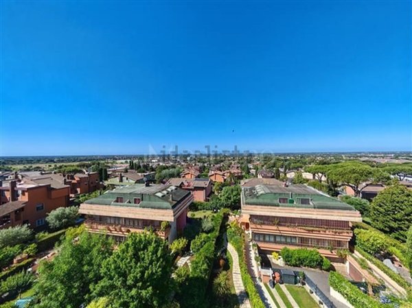 appartamento in vendita a Roma in zona Axa