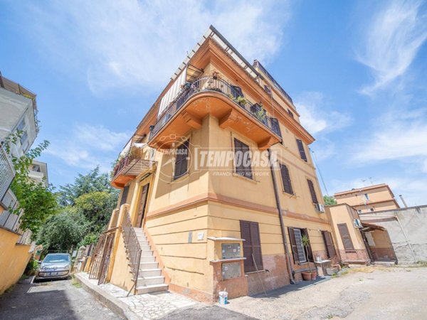 appartamento in vendita a Roma in zona Tuscolano