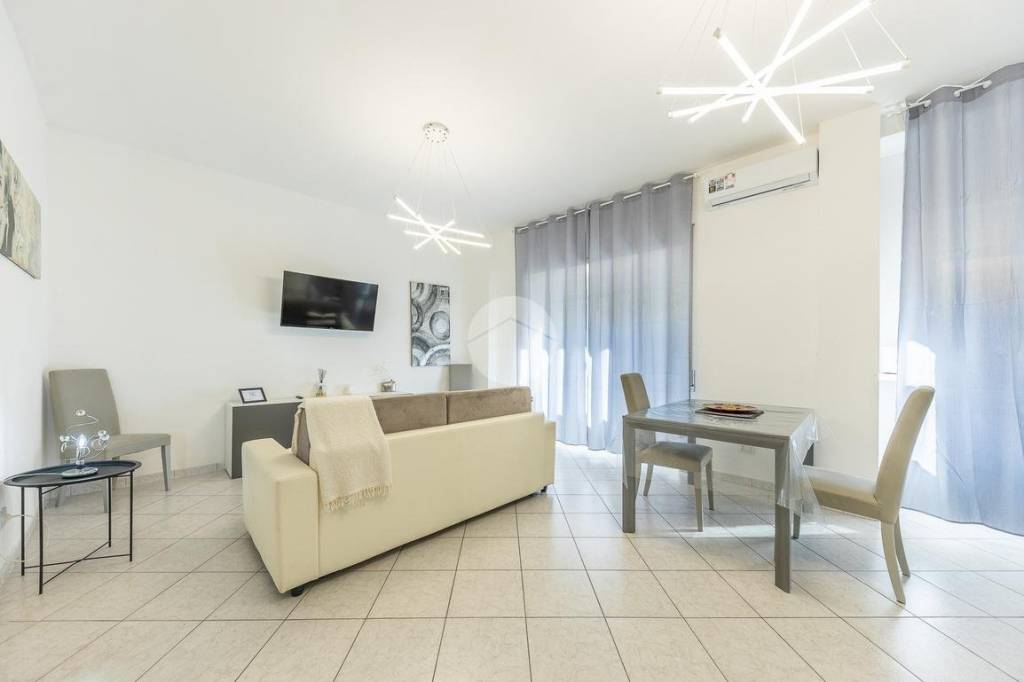 appartamento in vendita a Roma in zona Torre Angela