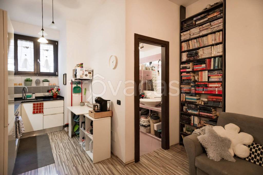 appartamento in vendita a Roma in zona Appio Latino