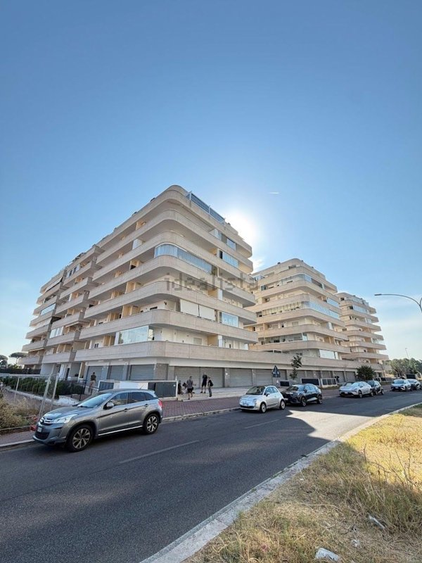 appartamento in vendita a Roma in zona Fonte Laurentina