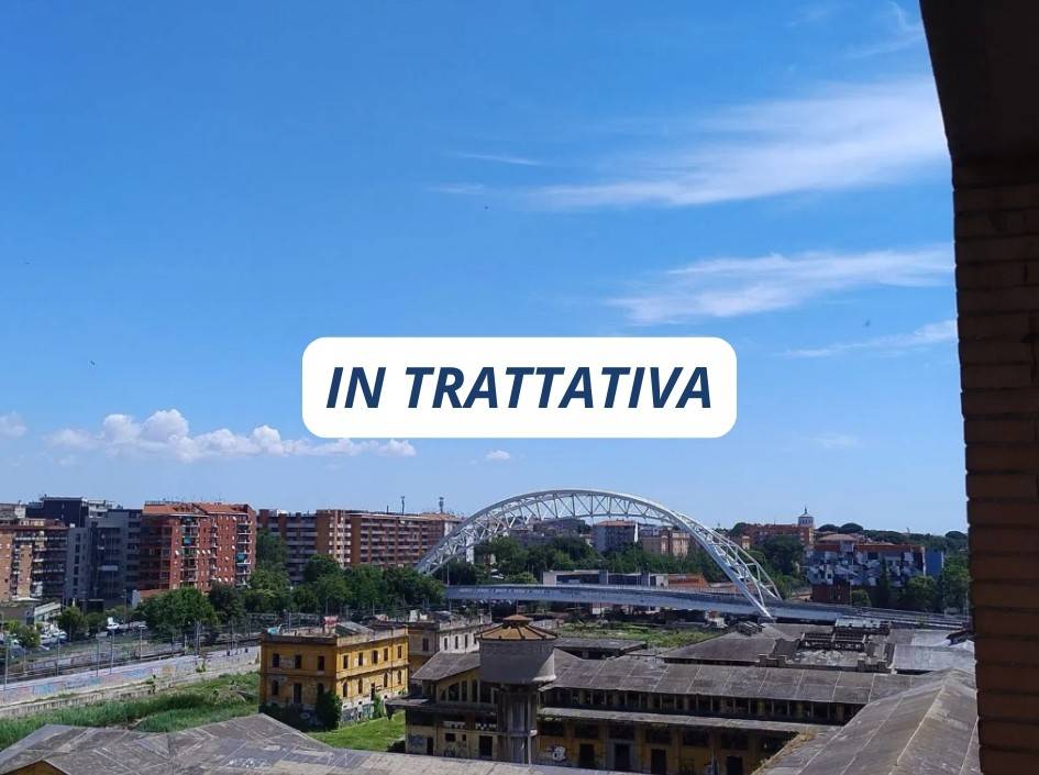 appartamento in vendita a Roma in zona Ostiense