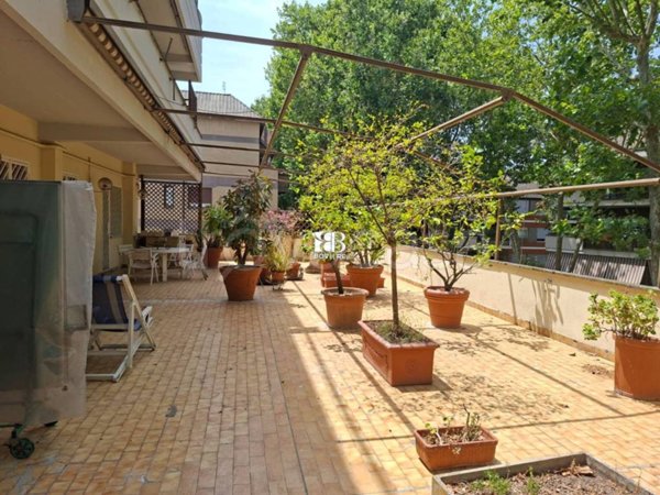 appartamento in vendita a Roma in zona Tomba di Nerone