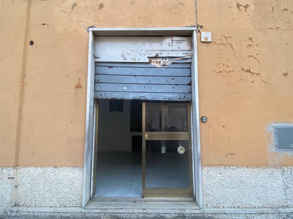 negozio in vendita a Roma in zona Prenestino-Centocelle