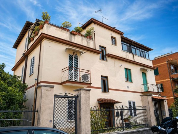appartamento in vendita a Roma in zona Ponte Mammolo