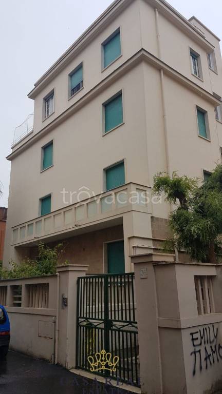 ufficio in vendita a Roma in zona Ostia