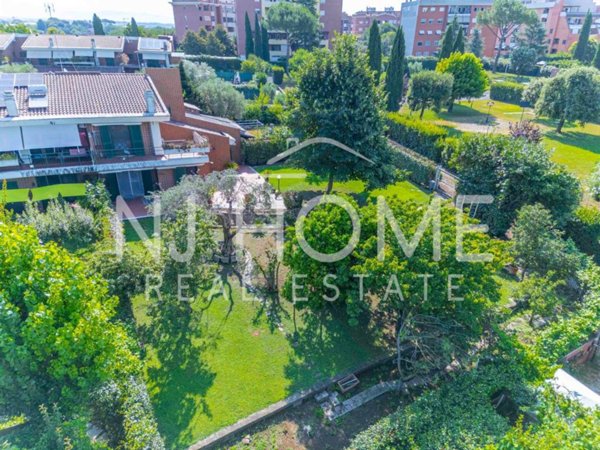 casa indipendente in vendita a Roma