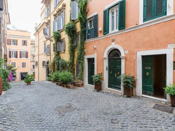 appartamento in vendita a Roma in zona Rione Monti/Campitelli