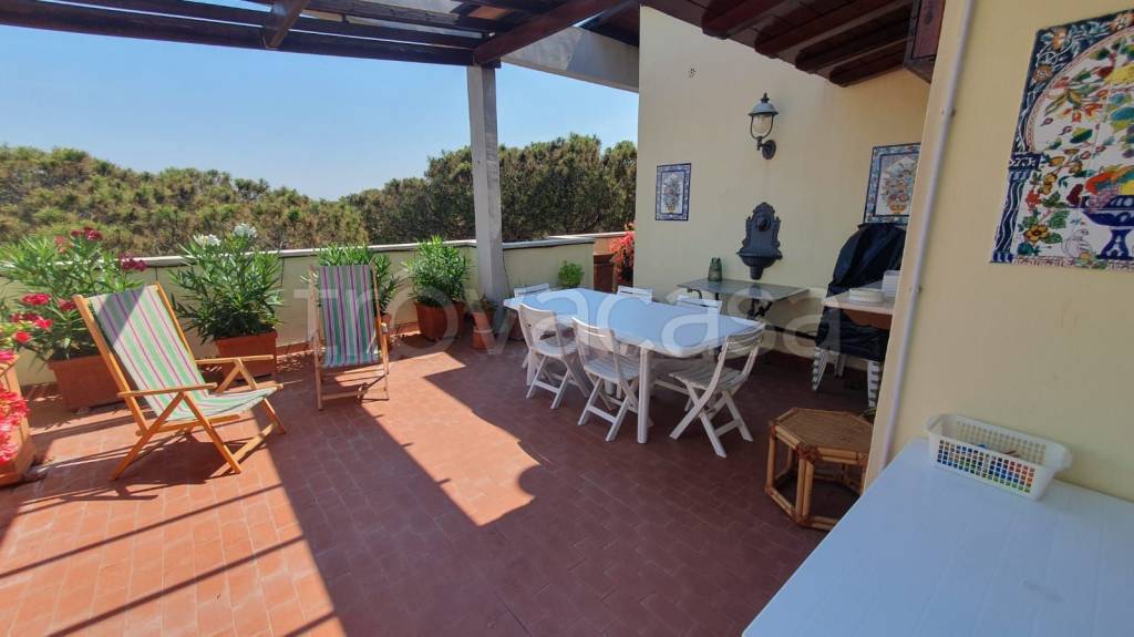 appartamento in vendita a Roma in zona Ostia