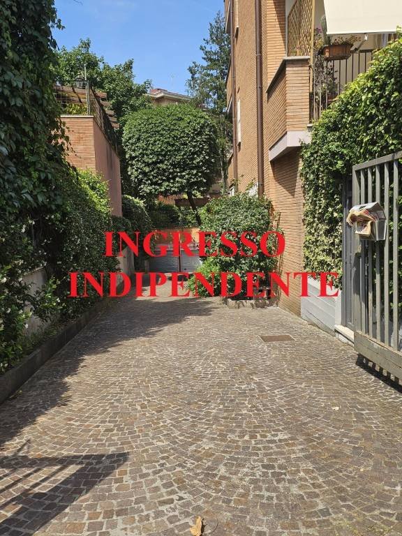 appartamento in vendita a Roma in zona Tor di Quinto