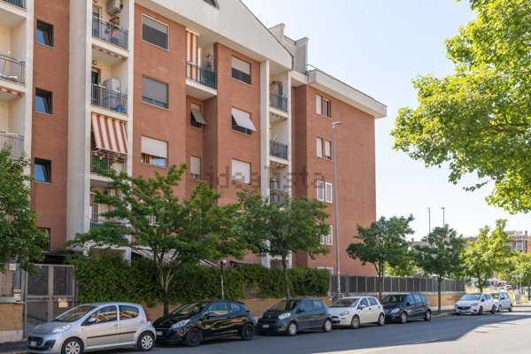 appartamento in vendita a Roma in zona Romanina
