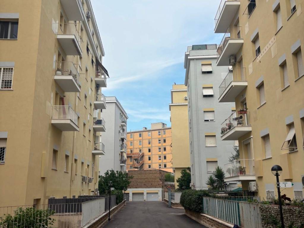 appartamento in vendita a Roma in zona Tuscolano
