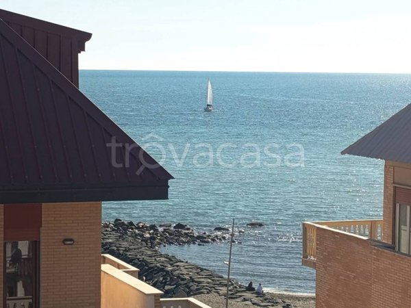 appartamento in vendita a Roma in zona Ostia Antica