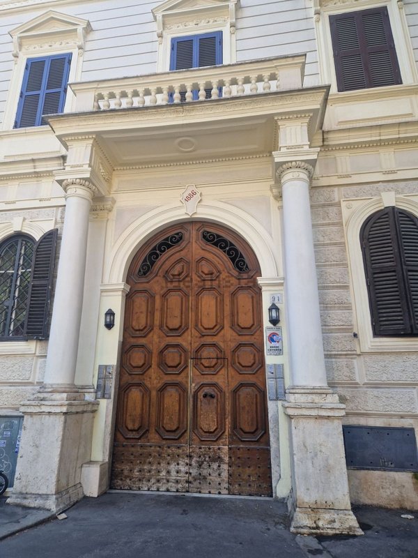 appartamento in vendita a Roma in zona Esquilino