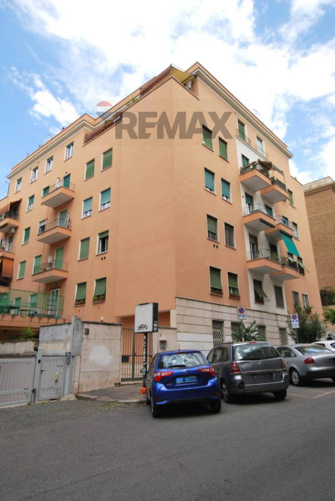 appartamento in vendita a Roma in zona Nomentano