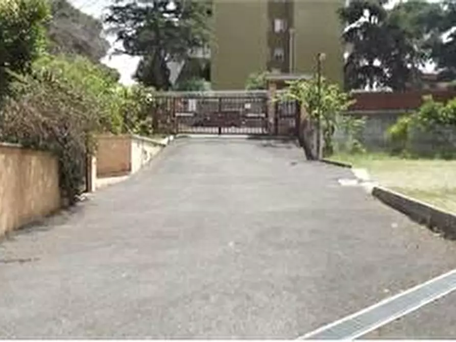 locale di sgombero in vendita a Roma