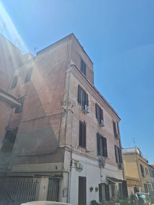 appartamento in vendita a Roma in zona Prenestino-Labicano