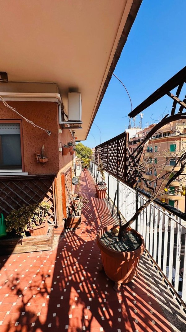 appartamento in vendita a Roma in zona Appio Latino