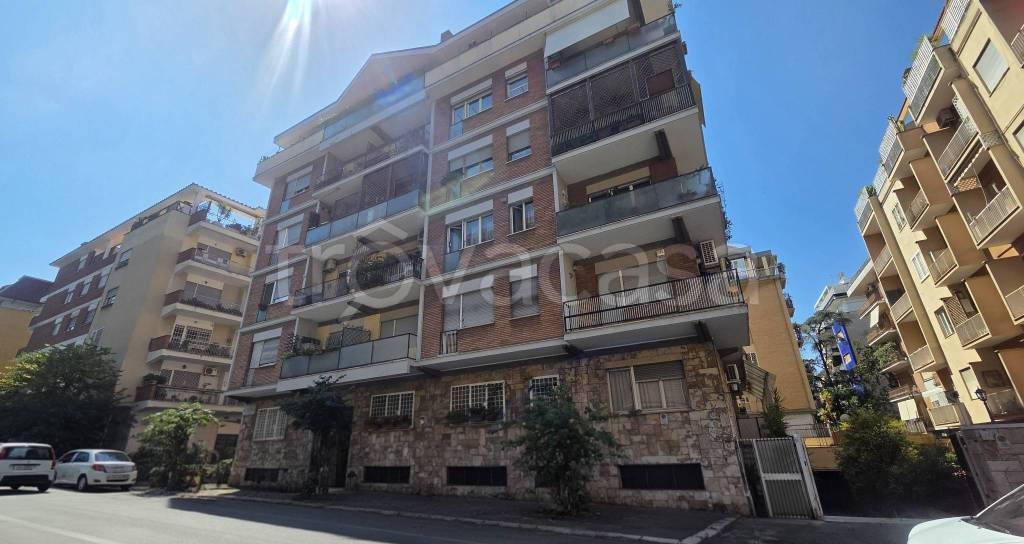 appartamento in vendita a Roma in zona Tor di Quinto