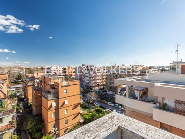 appartamento in vendita a Roma in zona Ostia