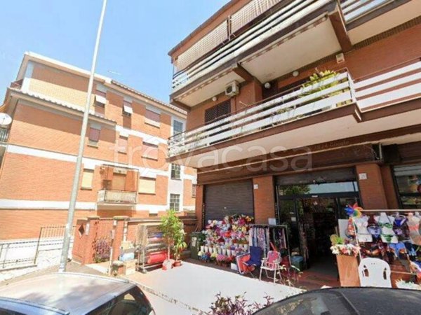 appartamento in vendita a Roma in zona Colle Prenestino