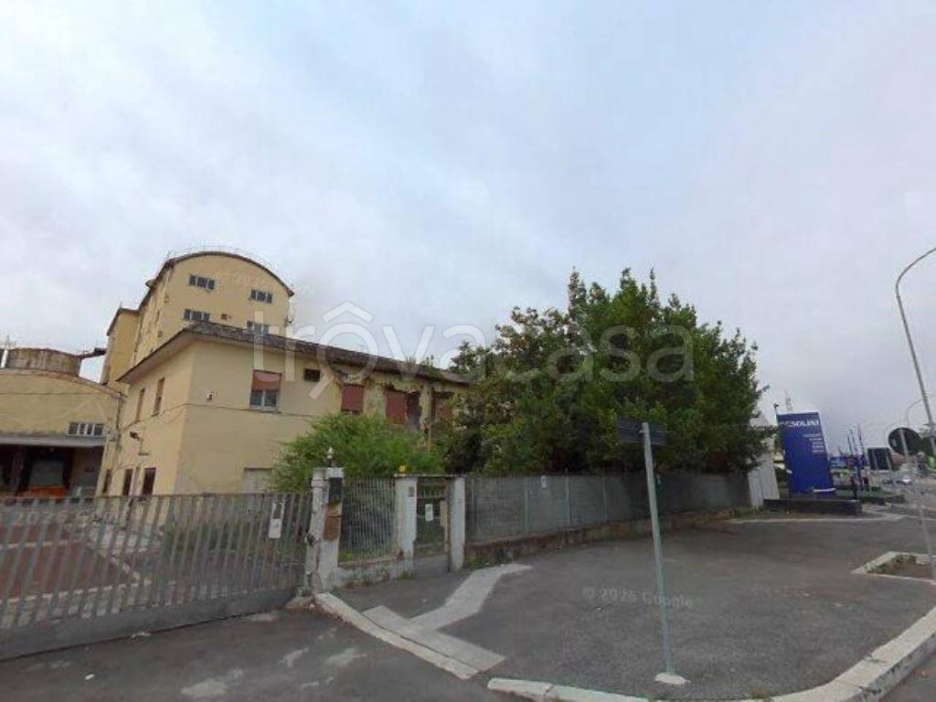 locale commerciale in vendita a Roma in zona Ponte Mammolo